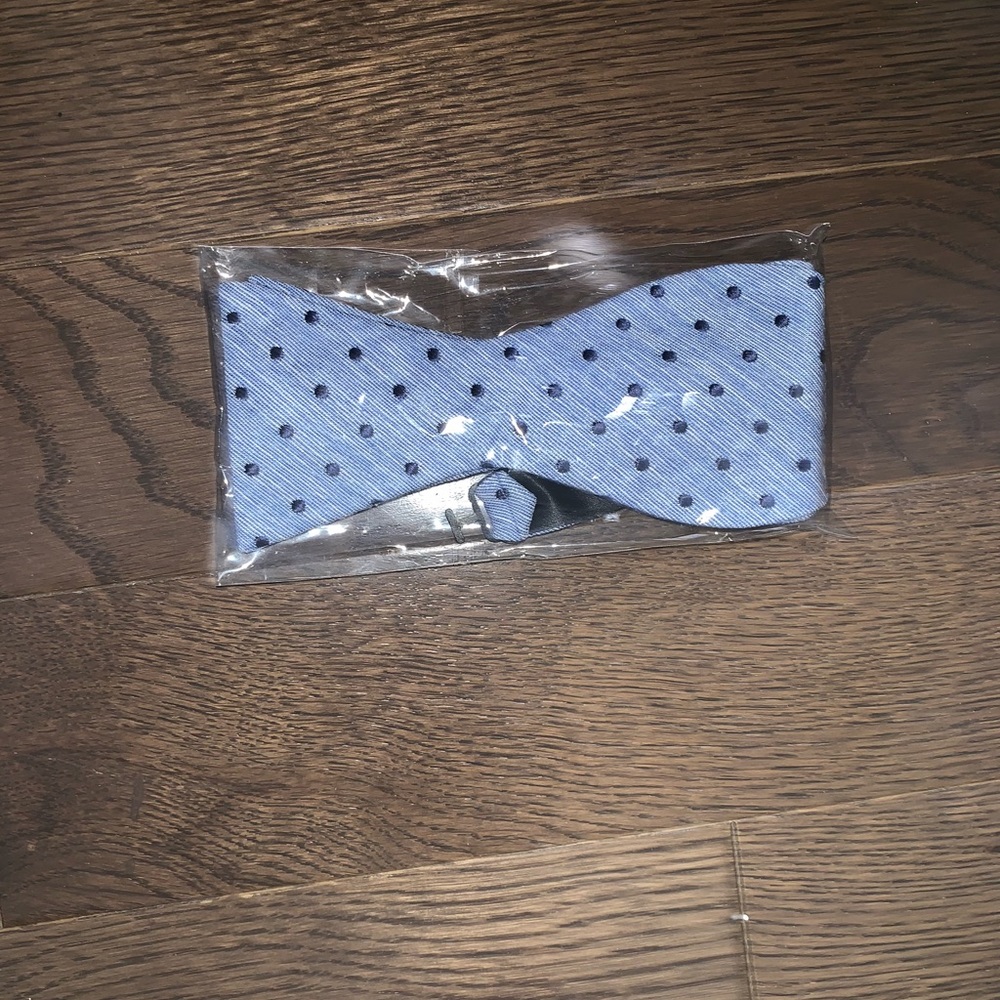 Blue bow tie
